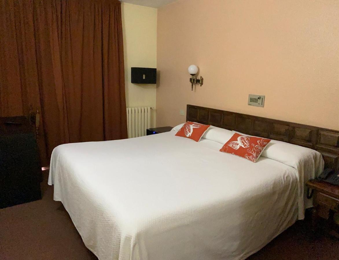 Hotel Folch Sant Julià de Lòria Zimmer foto